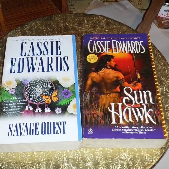 Books - (set/2) -  "Savage Quest"  &  "Sun Hawk" - PB - Picture 1 of 3